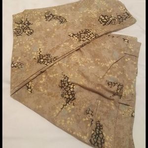 Larry Levine Ladies Capri Pants